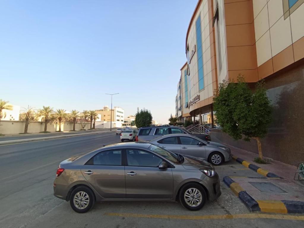 Ajnha Almasm Almkhdoma - ha Grnata Aparthotel Riyadh Bagian luar foto